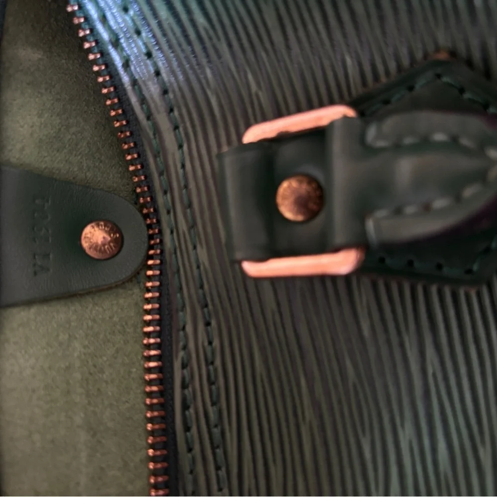 Louis Vuitton Green Epi Leather Speedy 25